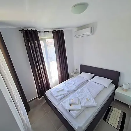 Hotel Deluxe In Sveti Vlas