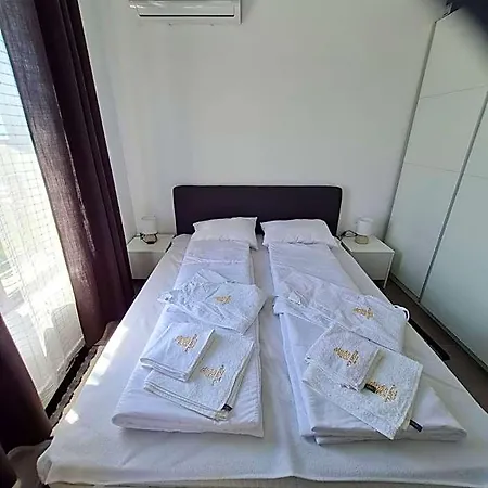 Hotel de apartamente Deluxe In